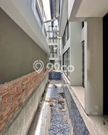 Jual Rumah Luas Elegan Dengan View Cantik di Simprug, Jakarta Selatan Jual Rumah Luas Elegan Dengan View Cantik di Simprug, Jakarta Selatan