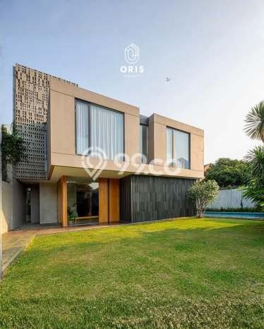 Ready to Use! Premium House LT 880m2 Desain Elegan di Jati Padang Ready to Use! Premium House LT 880m2 Desain Elegan di Jati Padang