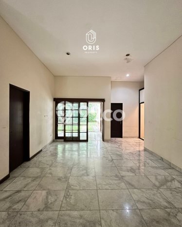 Siap Huni Rumah Mewah 5 Kamar di Menteng Dekat ke Mana Pun Siap Huni Rumah Mewah 5 Kamar di Menteng Dekat ke Mana Pun