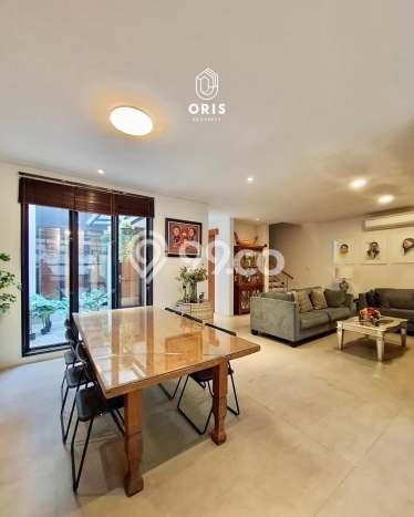 For Sale! Premium House LT 226m2 Desain Modern di Cipete For Sale! Premium House LT 226m2 Desain Modern di Cipete