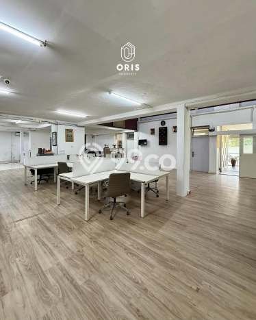 Unit Komersial Dijual di Kebayoran Baru Jakarta Selatan Luas Tanah 1017m2, Luas Bangunan 500m2 Unit Komersial Dijual di Kebayoran Baru Jakarta Selatan Luas Tanah 1017m2, Luas Bangunan 500m2