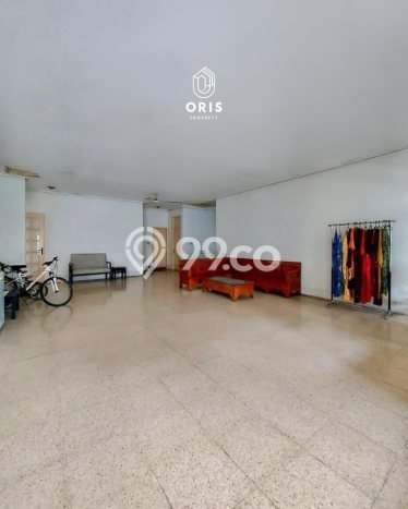 Rumah Elit LB 415m2 Siap Huni Desain Elegan di Kemang, Jakarta Selatan Rumah Elit LB 415m2 Siap Huni Desain Elegan di Kemang, Jakarta Selatan