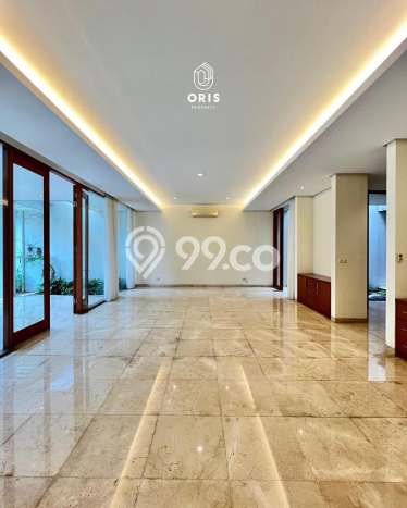 Jual Rumah Luas Elegan Dengan View Eksklusif di Kemang, Jakarta Selatan Jual Rumah Luas Elegan Dengan View Eksklusif di Kemang, Jakarta Selatan