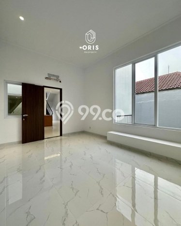 Rumah Luxury Modern Tanpa Renovasi di Kemang Jakarta Selatan Rumah Luxury Modern Tanpa Renovasi di Kemang Jakarta Selatan