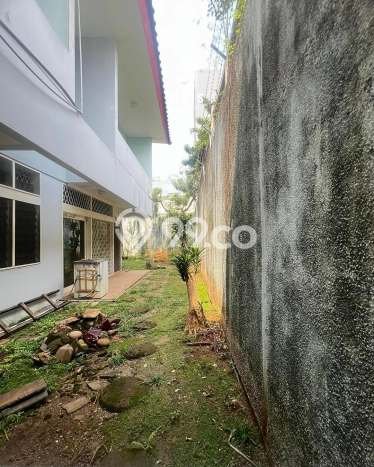 Siap Huni Hunian Elit 4 Kamar di Kebayoran Baru Dekat ke Mana Pun Siap Huni Hunian Elit 4 Kamar di Kebayoran Baru Dekat ke Mana Pun