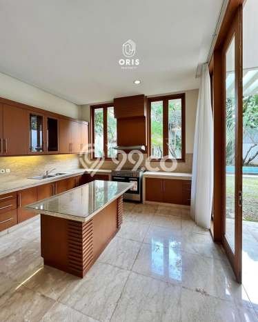 Jual Rumah Luas Elegan Dengan View Eksklusif di Kemang, Jakarta Selatan Jual Rumah Luas Elegan Dengan View Eksklusif di Kemang, Jakarta Selatan