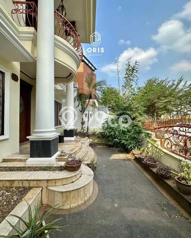 For Sale! Luxury House LT 275m2 Desain Elegan di Veteran For Sale! Luxury House LT 275m2 Desain Elegan di Veteran