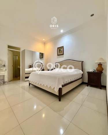 Rumah Elit Modern Siap Huni di Pondok Indah Jakarta Selatan Rumah Elit Modern Siap Huni di Pondok Indah Jakarta Selatan