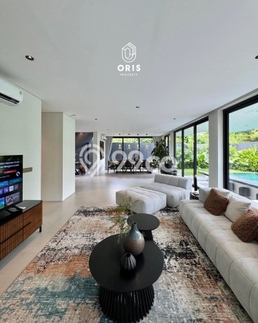 Kesempatan Emas Memiliki Rumah LT 655m2m² / LB 715m2m² di Jantung Kota Canggu, Badung Kesempatan Emas Memiliki Rumah LT 655m2m² / LB 715m2m² di Jantung Kota Canggu, Badung