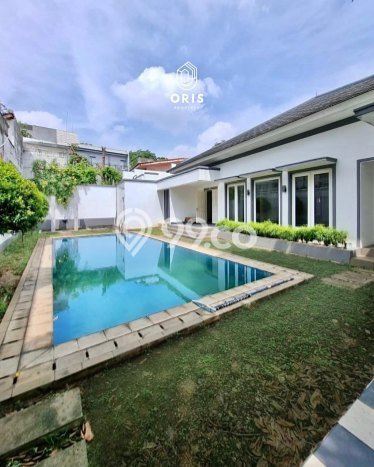 For Sale! Luxury House LT 696m2 Desain Elegan di Bangka For Sale! Luxury House LT 696m2 Desain Elegan di Bangka