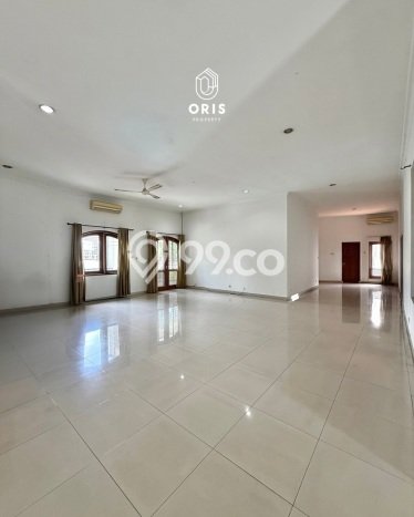 Rumah Elit Modern Tanpa Renovasi di Pondok Indah Jakarta Selatan Rumah Elit Modern Tanpa Renovasi di Pondok Indah Jakarta Selatan