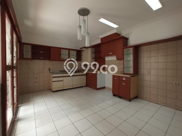 Jual Rumah Mewah Megah Dengan View Eksklusif di Cikutra, Bandung Jual Rumah Mewah Megah Dengan View Eksklusif di Cikutra, Bandung