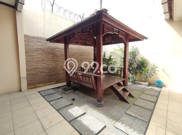 For Sale Rumah 4 Kamar Lokasi Ideal Nyaman dan Strategis di Kelapa Dua For Sale Rumah 4 Kamar Lokasi Ideal Nyaman dan Strategis di Kelapa Dua