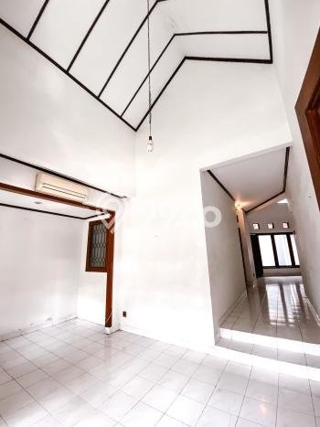 For Sale! Luxury House LT 200m2 Desain Modern di BSD Anggrek Loka For Sale! Luxury House LT 200m2 Desain Modern di BSD Anggrek Loka