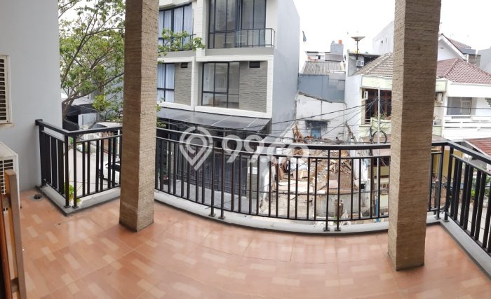 Jual Rumah Luas Elegan Dengan View Eksklusif di Muara Karang, Jakarta Utara Jual Rumah Luas Elegan Dengan View Eksklusif di Muara Karang, Jakarta Utara