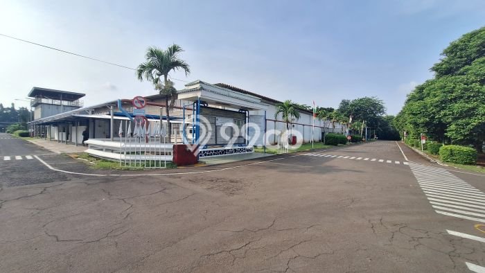 Unit Gudang disewakan di Ciracas Jakarta Timur dengan LT 190000m2 / LB 11700m2 Unit Gudang disewakan di Ciracas Jakarta Timur dengan LT 190000m2 / LB 11700m2