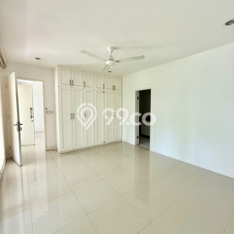 Rumah sewa siap huni 4 KT di Kemang, Jakarta Selatan Rumah sewa siap huni 4 KT di Kemang, Jakarta Selatan