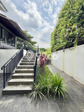 Hunian Modern Untuk Disewakan di Kemang Jakarta Selatan 4 KT & 3 KM Hunian Modern Untuk Disewakan di Kemang Jakarta Selatan 4 KT & 3 KM