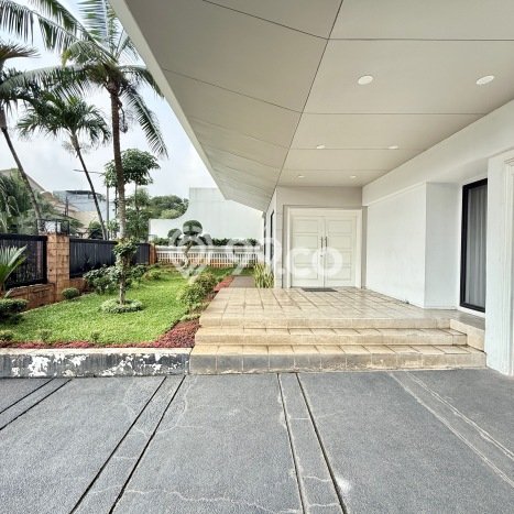 Sewa Rumah Strategis LT 800m2 / LB 1000m2 di Pondok Indah, Jakarta Selatan Sewa Rumah Strategis LT 800m2 / LB 1000m2 di Pondok Indah, Jakarta Selatan
