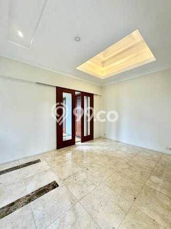 Hunian Ideal dengan LT 597m2 & LB 521m2 Disewakan di Kemang Hunian Ideal dengan LT 597m2 & LB 521m2 Disewakan di Kemang
