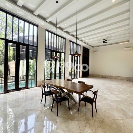 Sewa Rumah Strategis LT 420m2 / LB 600m2 di Pejaten, Jakarta Selatan Sewa Rumah Strategis LT 420m2 / LB 600m2 di Pejaten, Jakarta Selatan