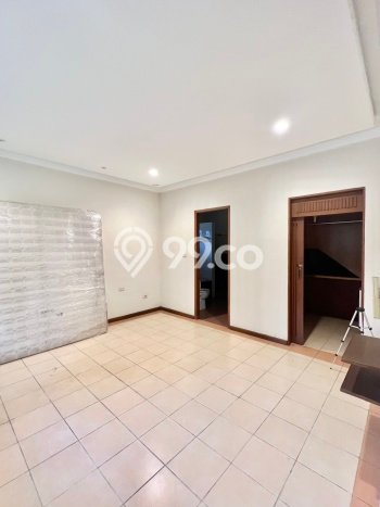 Rumah Mewah LB 400m2 Siap Pakai Desain Elegan di Bintaro, Tangerang Selatan Rumah Mewah LB 400m2 Siap Pakai Desain Elegan di Bintaro, Tangerang Selatan