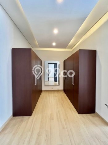 Hunian Minimalis dengan LT 450m2 & LB 550m2 Disewakan di Pondok Indah Hunian Minimalis dengan LT 450m2 & LB 550m2 Disewakan di Pondok Indah