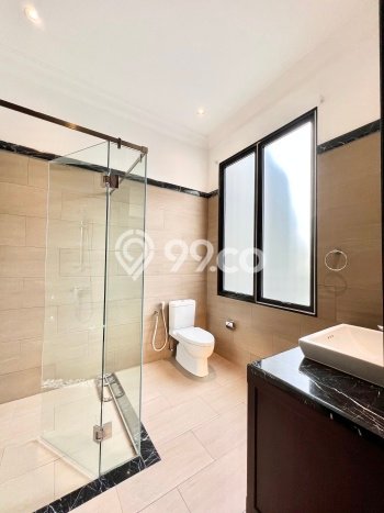 Hunian Modern Disewakan di Pondok Indah Jakarta Selatan 5 KT & 5 KM Hunian Modern Disewakan di Pondok Indah Jakarta Selatan 5 KT & 5 KM