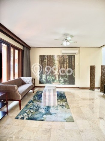 Hunian Minimalis dengan LT 200m2 & LB 250m2 Disewakan di Cipete Hunian Minimalis dengan LT 200m2 & LB 250m2 Disewakan di Cipete