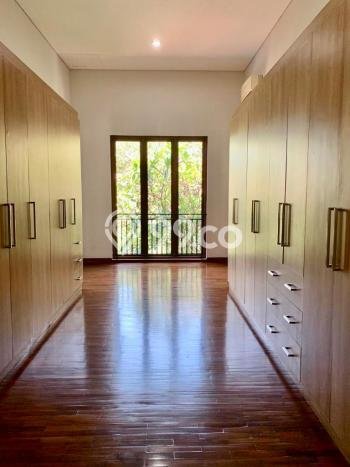 Rumah 4 Kamar Siap Huni Disewakan di Cilandak Harga Kompetitif Rumah 4 Kamar Siap Huni Disewakan di Cilandak Harga Kompetitif