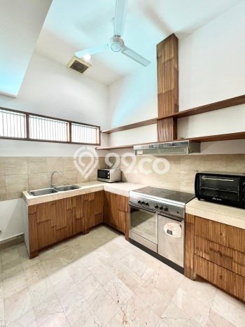 Rumah sewa siap pakai 4 KT di Kemang, Jakarta Selatan Rumah sewa siap pakai 4 KT di Kemang, Jakarta Selatan