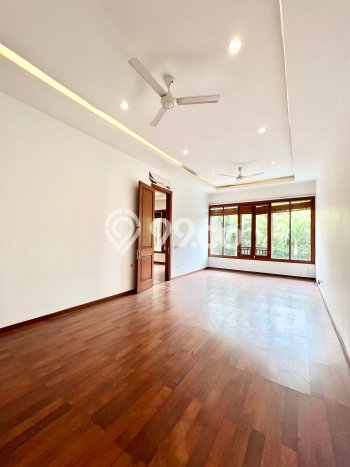 Hunian Bagus Disewakan di Kemang, Jakarta Selatan LT 500m2, LB 430m2 Hunian Bagus Disewakan di Kemang, Jakarta Selatan LT 500m2, LB 430m2