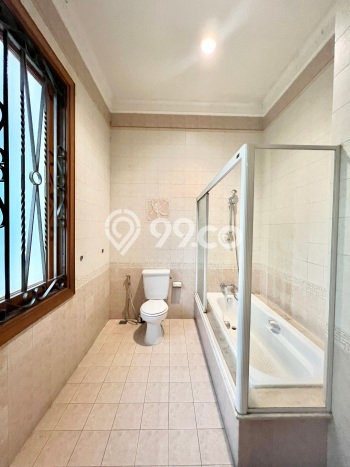 Jarang Ada! Rumah Kontrakan 5 Kamar Nyaman Siap Huni Pondok Indah Jarang Ada! Rumah Kontrakan 5 Kamar Nyaman Siap Huni Pondok Indah