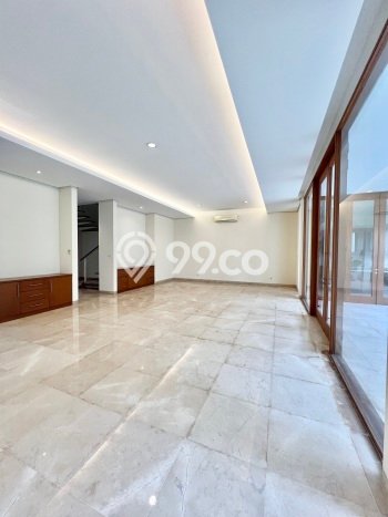 Sewa Rumah Nyaman LT 550m2 / LB 500m2 di Kemang, Jakarta Selatan Sewa Rumah Nyaman LT 550m2 / LB 500m2 di Kemang, Jakarta Selatan