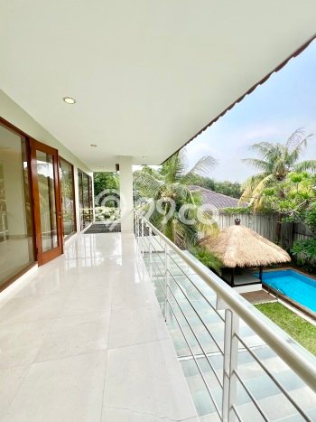 Sewa Rumah Nyaman LT 550m2 / LB 500m2 di Kemang, Jakarta Selatan Sewa Rumah Nyaman LT 550m2 / LB 500m2 di Kemang, Jakarta Selatan