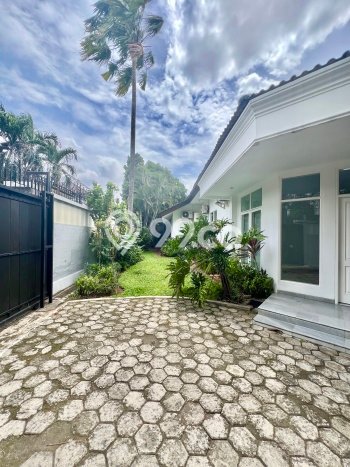 Sewa Rumah Nyaman di Kemang LT 900m2 / LB 650m2 Kondisi Bagus Sewa Rumah Nyaman di Kemang LT 900m2 / LB 650m2 Kondisi Bagus