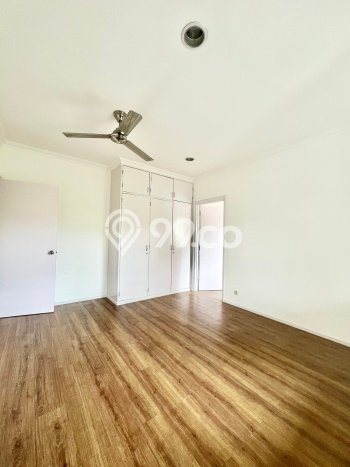 Jarang Ada! Rumah Sewa 5 Kamar Bagus Siap Huni Pondok Indah Jarang Ada! Rumah Sewa 5 Kamar Bagus Siap Huni Pondok Indah