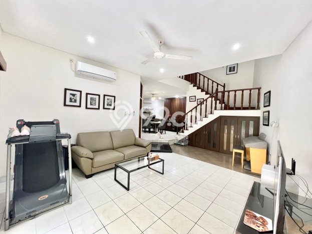 Rumah Elit LB 340m2 Siap Pakai Desain Elegan di Bintaro, Tangerang Selatan Rumah Elit LB 340m2 Siap Pakai Desain Elegan di Bintaro, Tangerang Selatan