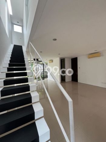 Rumah Sewa Jakarta Selatan LT 175m2 LB 175m2 Kawasan Lebak Bulus Rumah Sewa Jakarta Selatan LT 175m2 LB 175m2 Kawasan Lebak Bulus