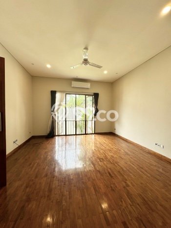 Hunian Minimalis dengan LT 550m2 & LB 480m2 Dikontrakkan di Kemang Hunian Minimalis dengan LT 550m2 & LB 480m2 Dikontrakkan di Kemang