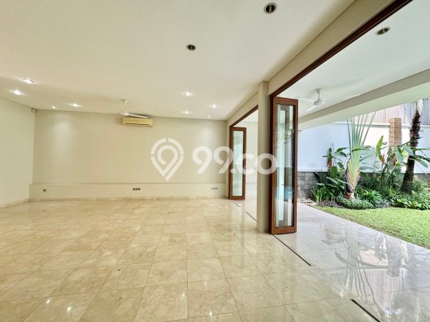 Hunian Minimalis Disewakan di Kemang Jakarta Selatan 4 KT & 4 KM Hunian Minimalis Disewakan di Kemang Jakarta Selatan 4 KT & 4 KM