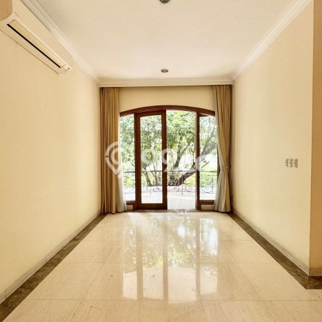 Sewa Rumah Strategis di Pondok Indah LT 450m2 / LB 600m2 Kondisi Bagus Sewa Rumah Strategis di Pondok Indah LT 450m2 / LB 600m2 Kondisi Bagus