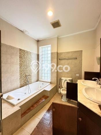 Jual Rumah Mewah Megah Dengan View Cantik di Kemang, Jakarta Selatan Jual Rumah Mewah Megah Dengan View Cantik di Kemang, Jakarta Selatan