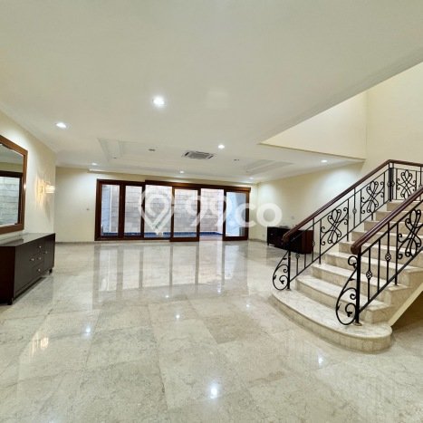 Hunian Modern Disewakan di Pondok Indah Jakarta Selatan 5 KT & 5 KM Hunian Modern Disewakan di Pondok Indah Jakarta Selatan 5 KT & 5 KM