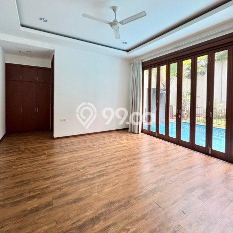 Sewa Rumah Nyaman di Kemang LT 600m2 / LB 490m2 Siap Huni Sewa Rumah Nyaman di Kemang LT 600m2 / LB 490m2 Siap Huni