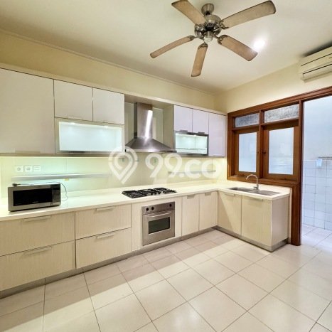 Sewa Rumah Strategis di Pondok Indah LT 450m2 / LB 600m2 Kondisi Bagus Sewa Rumah Strategis di Pondok Indah LT 450m2 / LB 600m2 Kondisi Bagus