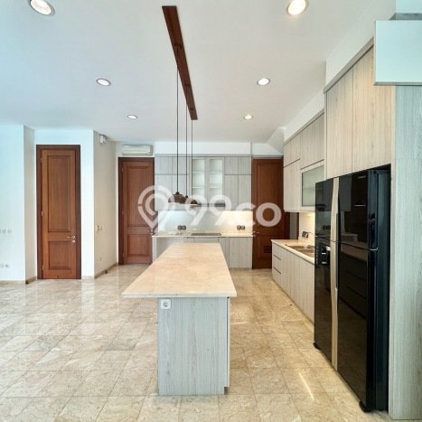 Sewa Rumah Nyaman di Kemang LT 600m2 / LB 490m2 Siap Huni Sewa Rumah Nyaman di Kemang LT 600m2 / LB 490m2 Siap Huni