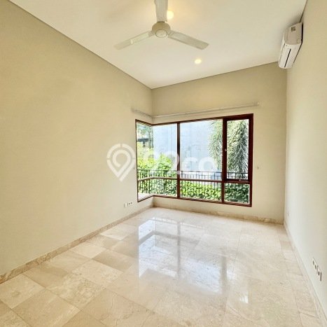 Rumah Kondisi Baik Disewakan di Kemang, Jakarta Selatan LT 500m2, LB 480m2 Rumah Kondisi Baik Disewakan di Kemang, Jakarta Selatan LT 500m2, LB 480m2