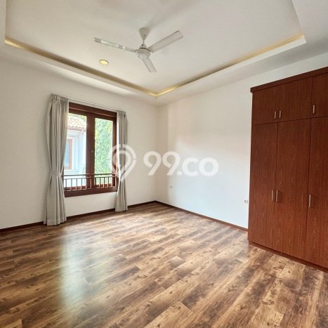 Sewa Rumah Nyaman di Kemang LT 600m2 / LB 490m2 Siap Huni Sewa Rumah Nyaman di Kemang LT 600m2 / LB 490m2 Siap Huni