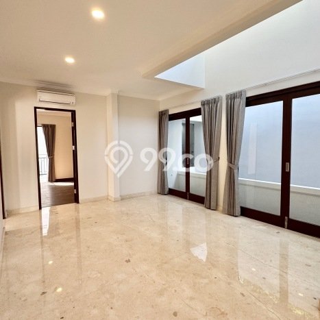 Jual Rumah Luas Elegan Dengan View Cantik di Pondok Indah, Jakarta Selatan Jual Rumah Luas Elegan Dengan View Cantik di Pondok Indah, Jakarta Selatan